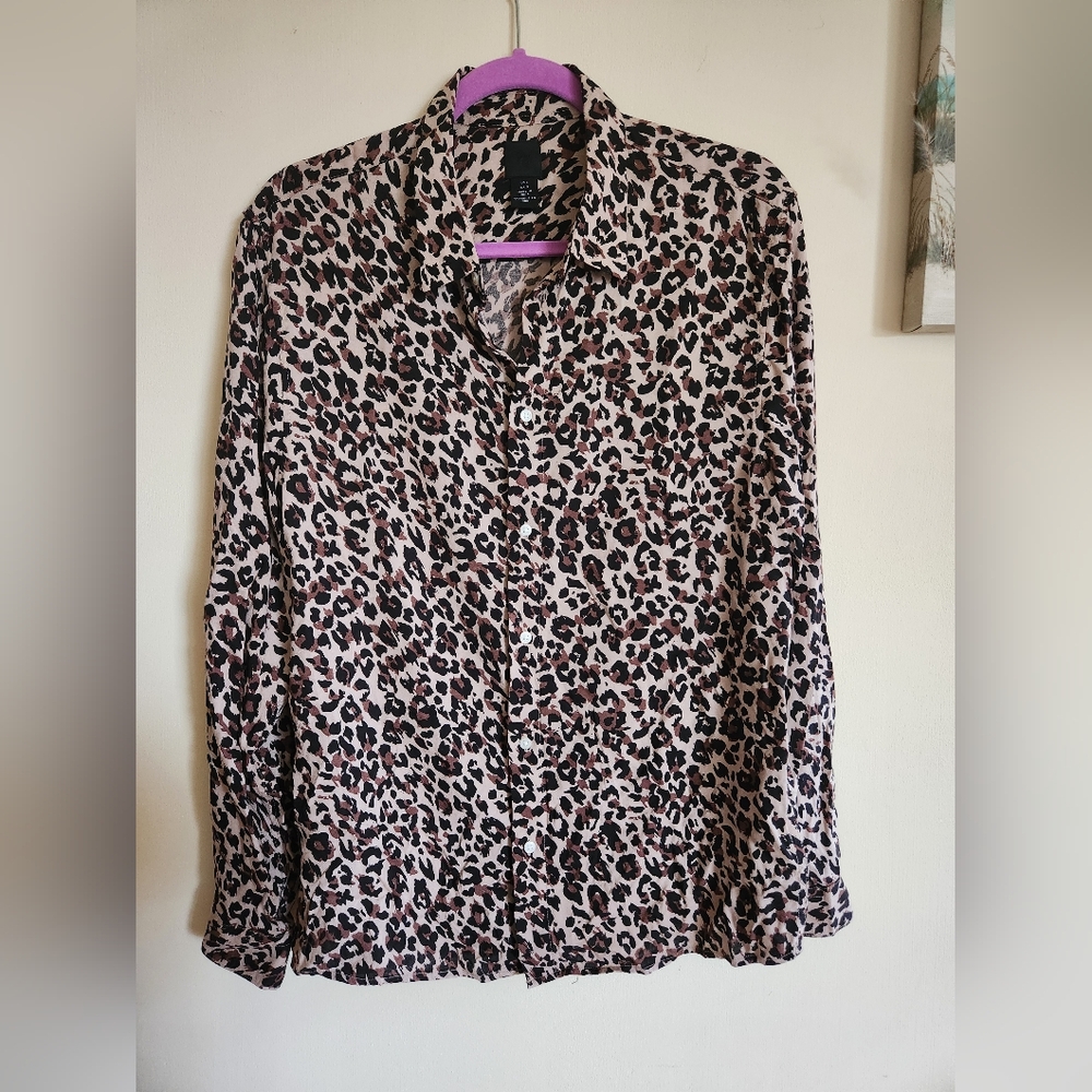 H&M long sleeve animal print top shirt large